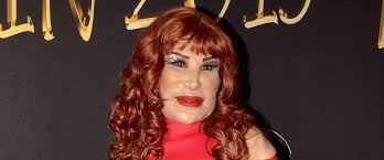 Su cuerpo es uno de los más envidiados del medio del espectáculo y su rostro uno de las primeras consecuencias de una mala cirugía. Lyn May Entrara Al Quirofano Para Comenzar El 2020 Con Nueva Imagen