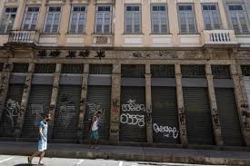Espanha assiste a uma média de cerca de 3.500 novos. Governo De Sp Declara Toque De Recolher Suspende Futebol Fecha Escolas E Veta Cultos Jovem Pan