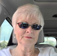 How to clean a composite deck in Cedar Rapids?