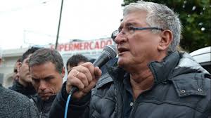 En medio de la toma, trabajadores del ARS silbaron al titular de ATE  Ensenada, “Pancho” Banegas