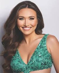 Mackenzie Schutt's Instagram, Twitter & Facebook