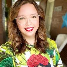 Kelly Monnin's Instagram, Twitter & Facebook