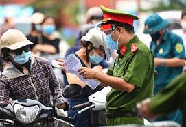 Thủ trưởng cơ quan, công sở nhà nước cấp và xác nhận giấy đi đường đối với cán bộ, công chức, viên chức và người lao động thuộc cơ quan của mình. Eycpkgskp5yrhm