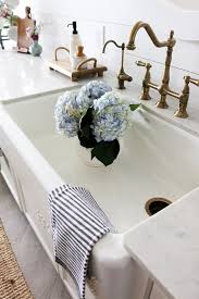 how to clean a white sink (3 secrets
