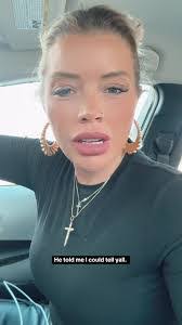 Kristal Williams's Instagram, Twitter & Facebook