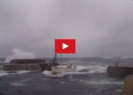 Gloucester fut pendant près de quatre siècles le premier port d'amérique. Video En Pleine Tempete Un Voilier Rentre Au Port En Surfant Actunautique Com