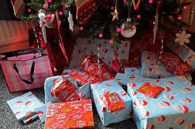 Picking out a christmas present for your dad can sometimes feel like a baptism of fire. Mum Branded Ungrateful For Complaining About Receiving Useless Christmas Presents From Family Liverpool Echo