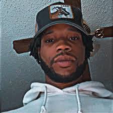 Lee Beaulac's Instagram, Twitter & Facebook