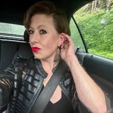 These puppers are begging coach Dwana to not encourage their mommy to sing!  #iamSupernatural