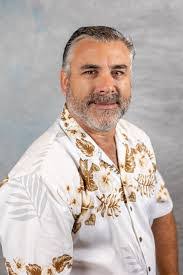 Scott Uren's Instagram, Twitter & Facebook