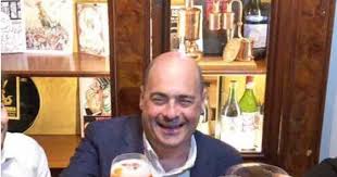 Solo un paio di settimane fa il segretario del pd nicola zingaretti si muoveva tra roma e milano parlando di normalità e pubblicando foto di aperitivi in compagnia. Giorgia Meloni Asfalta Nicola Zingaretti Sul Coronavirus Ricordati Di Quell Aperitivo Libero Quotidiano