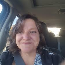 Lisa Meints's Instagram, Twitter & Facebook