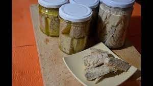 Il tonno sott'olio è il re degli ingredienti jolly, con cui si possono preparare tante ricette gustose e relativamente facili: Tonno Sott Olio E Al Naturale Fatto In Casa Ricetta Della Mamma Youtube