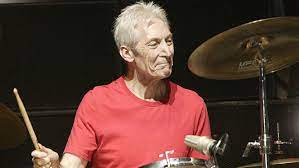 Charlie watts, whose powerful drumming propelled the rolling stones for more than half a century, has died, according to his rep. G47nr8a5r2ogmm