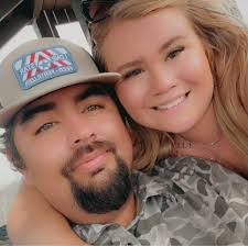 Who can install vinyl planking for 640 square feet and stairway in Conroe?