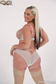 ▷ Alena Croft in Alena Croft - Glory Hole - Scene 2 (Photo 25) | Dogfart