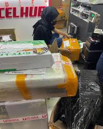 Seri kembangan merangkumi kawasan dari balakong, taman lestari perdana dan taman serdang raya hingga ke bandar putra permai, taman equine dan taman lestari putra. Last Rush Parcelhub South City Plaza Seri Kembangan Facebook