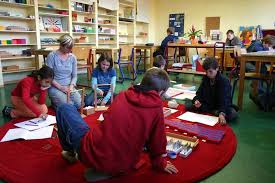 Montessori Padagogik Tutoria De