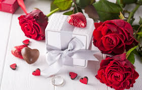 Maybe you would like to learn more about one of these? Wallpaper Flowers Gift Roses Bouquet Hearts Red Red Love Flowers Romantic Hearts Chocolate Valentine S Day Roses Gift Box Images For Desktop Section Prazdniki Download