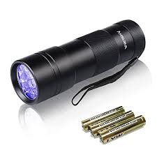 2 pack uv flashlights black lights a puaida 395 nm and 51 led. Best Dog Urine Detectors Buying Guide Gistgear