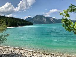 Fischer touristik ist ein reiseveranstalter mit über 40 jahren erfahrung mit spezialisierung auf rundreisen und flussreisen in gruppen. Walchensee Bayern Das Ist Die Bayerische Karibik