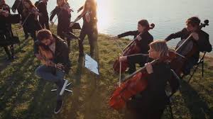 Check preise für musik download des songs les yeux de la mama infos zum offiziellen musik video des hits les yeux de la mama von kendji girac erfolgen ggf. The Cellos In The Clip The Eyes Of The Mama Of Kendji Girac Spotern