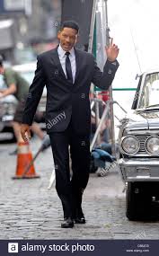The source for will smith movies and tv show information. Will Smith Filme Eine Szene In Men In Black 3 Filmset Unterwegs Fur Promi Schnappschusse Mo Soho New York New York 6 Juni 2011 Foto Von Ray Tamarra Everett Collection Stockfotografie Alamy
