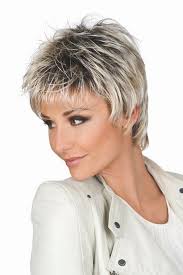 Cheveux gris femme coupes de cheveux tendance femme coupe de cheveux moderne coupe cheveux mi long cheveux courts femme style. Weisse Kurze Haare Frisuren Cheveux Courts Blancs Cheveux Blancs Coupe Cheveux Blancs