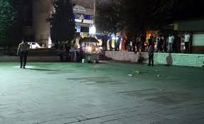 Yukarıdaki arama formları aracılığı ile son dakika 23 elazığ haber arşivinde kelime, içerik, konu araması elazığ'ın kovancılar ilçesinde dün çıkan silahlı kavgada yaralanan şahıs hayatını kaybetti. Silahli Bicakli Kavga 2 Olu 2 Yarali Elazig Haber Elazig Son Dakika Elazig Son Dakika Haberleri Gunisigi Gazetesi