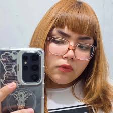 Se informa a los alumnos del CBTIS 110 que el uniforme a partir del ciclo  escolar agosto diciembre 2018 es el siguiente : pantalón de mezclilla azul  marino, en buen estado no