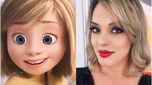 La actriz Yeni Martinez, nació en La Habana el 25 de septiembre, bajo el  signo de Libra. Estudió pedagogía pero no terminó la carrera, para  dedicarse a la Locución y actuación. Maestros