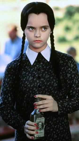 ¿Boys?….no🔪, Christina Ricci interpretando a Wednesday Addams es arte 🖤 , ¿Qué versión preferís: la película (1991) o la serie (2022)? , #addamsfamily #wednesdayaddams #christinaricci #jennaortega ...
