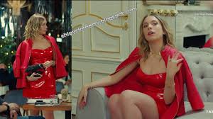 Eda ece makyajı genç kadınlar tarafında en çok tercih edilen makyajlardan biri. Eda Ece Aysegul Cinar Red Vinyl Leather Dress Black Leather Skirt Video Siyah Deri Elbiseler Siyah Deri Etekler