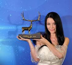 Revenind la românia, trebuie reamintit că a mai ratat calificarea în finala eurovision în 2018, când a fost reprezentată de trupa „the humans şi în 2019, când a fost reprezentată de ester peony. Special Guests Of Eurovision Romania 2019 Who Will Sing On Sunday