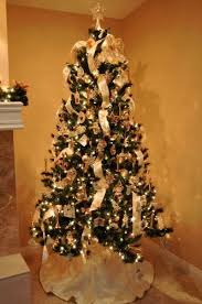 How Do You Decorate A White Christmas Tree Ribbon On Christmas Tree Christmas Tree Ribbon Garland Christmas Tree Bows
