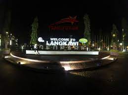 Tempat menarik di langkawi pada waktu malam ini tidak boleh di lewatkan sedikit pun. Serunya Jalan Jalan Di Pulau Langkawi Yuk Marii Transforjim