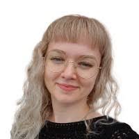 Laura Brouillard's Instagram, Twitter & Facebook