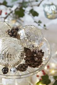Table decorations ideas will always feature yummylicious cupcakes and cookies as these look cute. 30 Elegant Christmas Table Settings Stylish Holiday Table Centerpieces