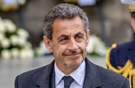 Emmanuel zemmour (né en 1987), ancien président de l'union nationale des étudiants de france (unef). Eric Zemmour Candidat En 2022 Nicolas Sarkozy Explique Pourquoi Il Ne Peut Pas Le Soutenir