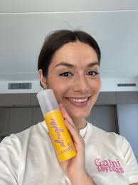 Letar du efter en settingspray som håller jullooken på plats? ✨ Då behöver  du lägga vantarna på den ultimata setting sprayen