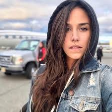 Lily Reilly's Instagram, Twitter & Facebook