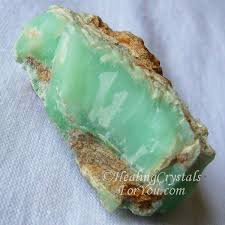 Chrysoprase Meaning Uses For Divine Truth Joy Happiness Healing Chrysoprase Healing Crystals For You Chalcedony Gemstones