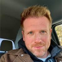 Stephen Dare's Instagram, Twitter & Facebook