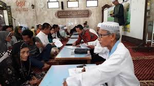 Zakat fitrah adalah zakat yang harus dikeluarkan oleh setiap umat muslim pada saat menjelang lebaran 2018, hari raya idul fitri, 1 syawal 1439 h. Niat Zakat Fitrah Lebaran Idul Fitri 2018 Dan Ketentuannya Banjarmasin Post