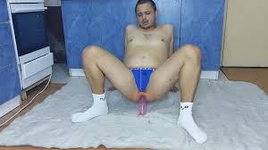 Первый трах на фаллоимитатор с 25 см в старом доме смотреть онлайн