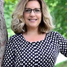 Cecilia Leone's Instagram, Twitter & Facebook