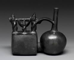 Vase Siffleur A Double Corps Personnage Porte Dans Une Litiere Date S 1450 1532 Culture Chimu Inca Branly Quai Branly Vase