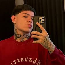 Lester Mejia's Instagram, Twitter & Facebook