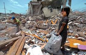 Pada 31 maret 2005, jumlah korban versi depsos melonjak ke 361 orang (344 di nias, 17 di simeulue), sedangkan data pemprov nad (aceh) menyatakan bahwa jumlah korban di aceh adalah 34 orang. Daftar 7 Gempa Bumi Terbesar Mengguncang Indonesia Juru Kunci