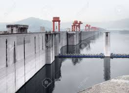 L'observatoire national de #chine a émis une alerte de #tempête pour la 32e journée consécutive. Le Barrage Des Trois Gorges Du Fleuve Yangtse A La Chine Banque D Images Et Photos Libres De Droits Image 10917451